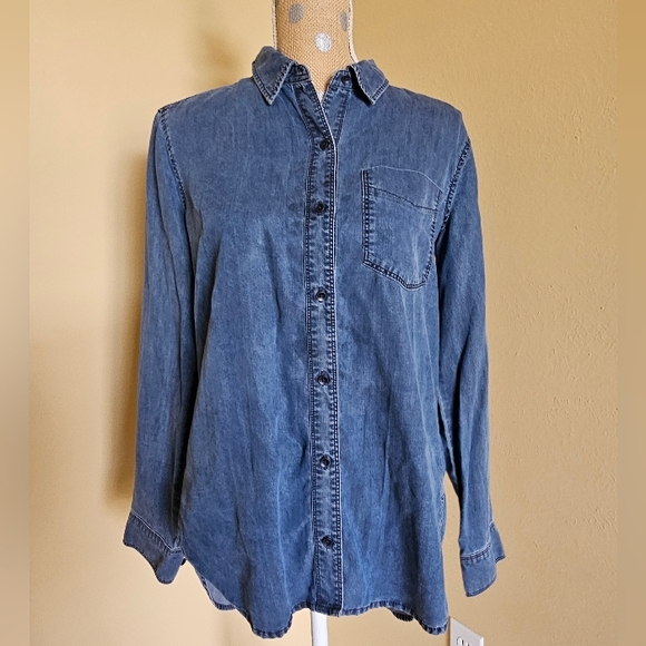 Athleta Tops - Athleta Long Denim 100% Lyocell Button Up Shirt Small Blue